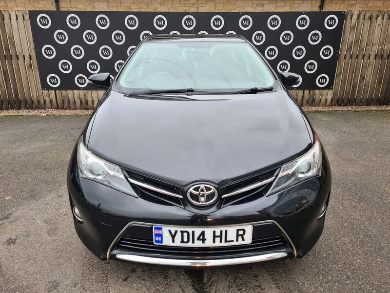 TOYOTA AURIS