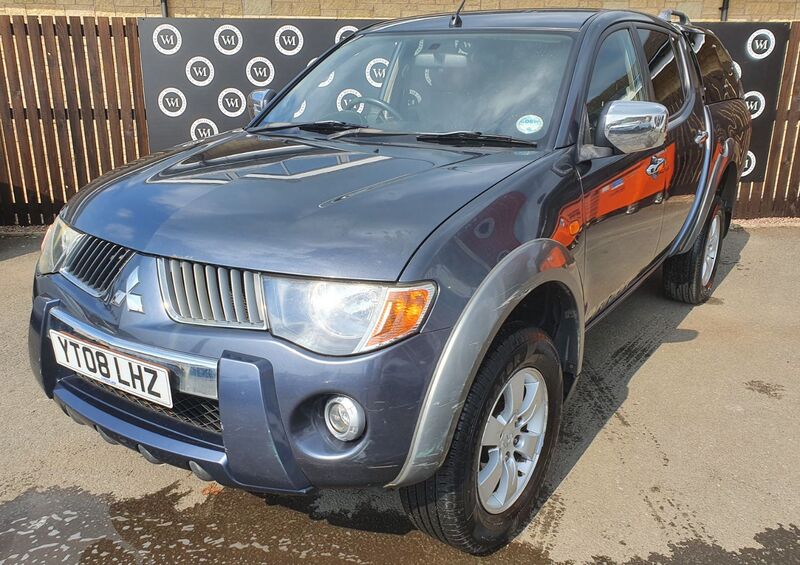 MITSUBISHI L200